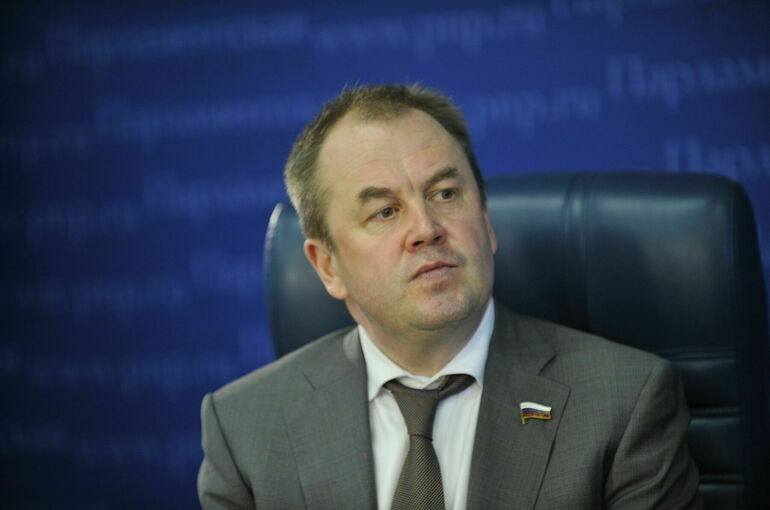 Депутат Наумов: Родители будут получать уведомления об открытии счета детьми