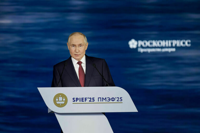 Путин: Россия будет на новой технологической базе повышать возможности армии