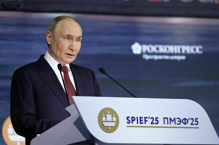 Путин: Технологический прорыв должен служить в том числе снижению бедности