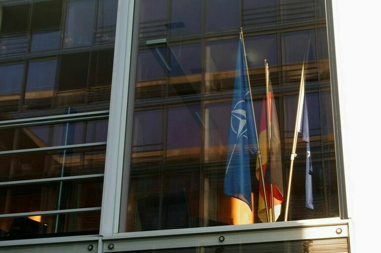 Политолог: На саммите НАТО обсудят сокращение роли США в делах альянса