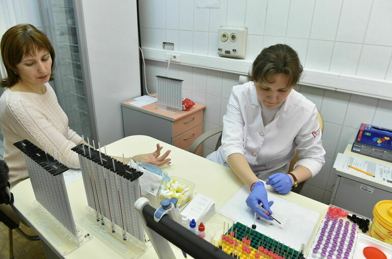 Депутат Леонов призвал повысить ежегодную выплату почетным донорам