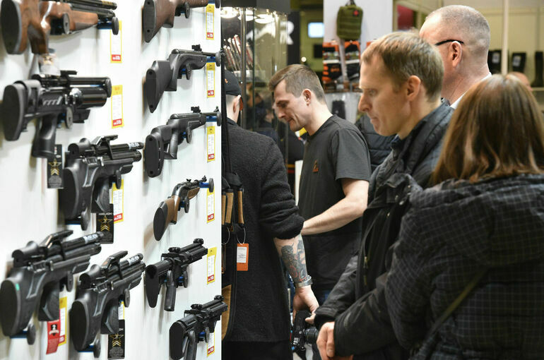 Продажу компактного оружия хотят разрешить