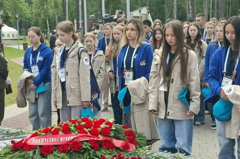 Участники проекта «Поезд Памяти» посетили комплекс «Партизанская криничка»