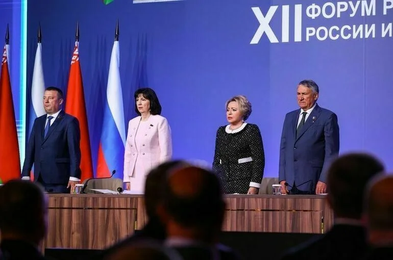 Наталья Кочанова и Валентина Матвиенко