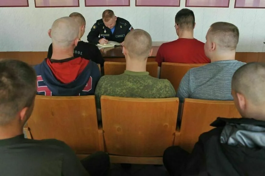 От студентов до служителей культа: кому положена отсрочка от армии