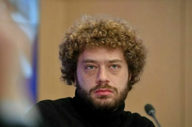 Блогер Варламов* обвиняется в неисполнении обязанностей иноагента
