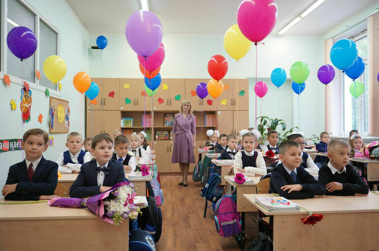 Почти миллион заявлений на запись в первый класс подали через «Госуслуги»