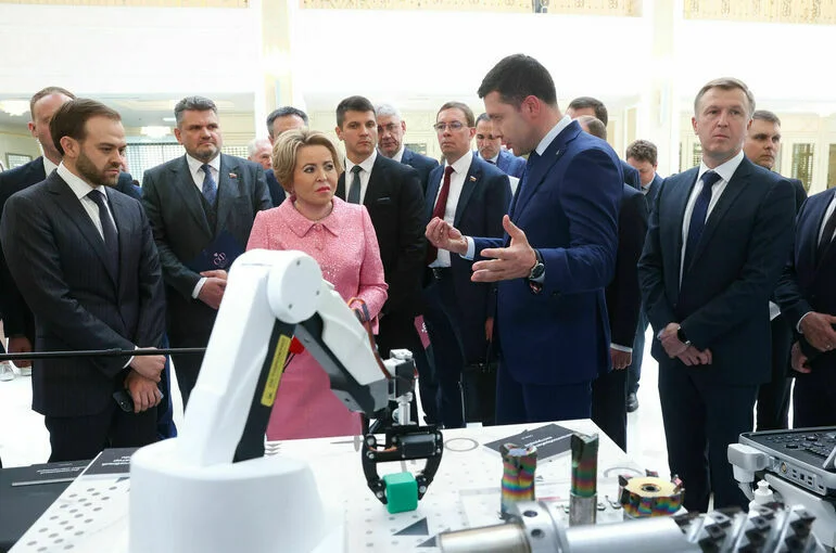 Матвиенко: Использование робототехники укрепляет конкурентоспособность экономики