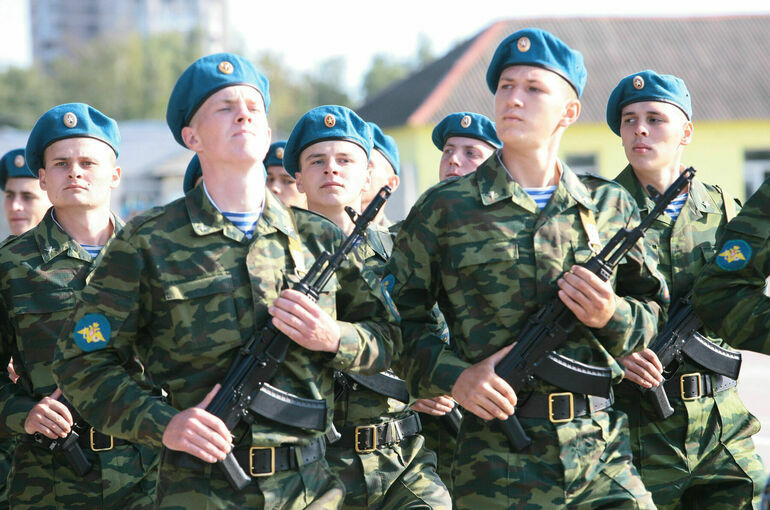 Армию России за полгода пополнили более 210 тысяч контрактников