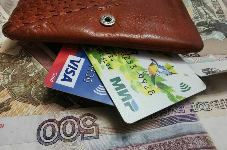 Доля безналичных платежей в России достигла 86,7%