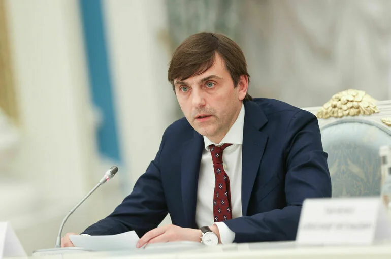 В Минпросвещения разрабатывают новую систему оплаты труда педагогов