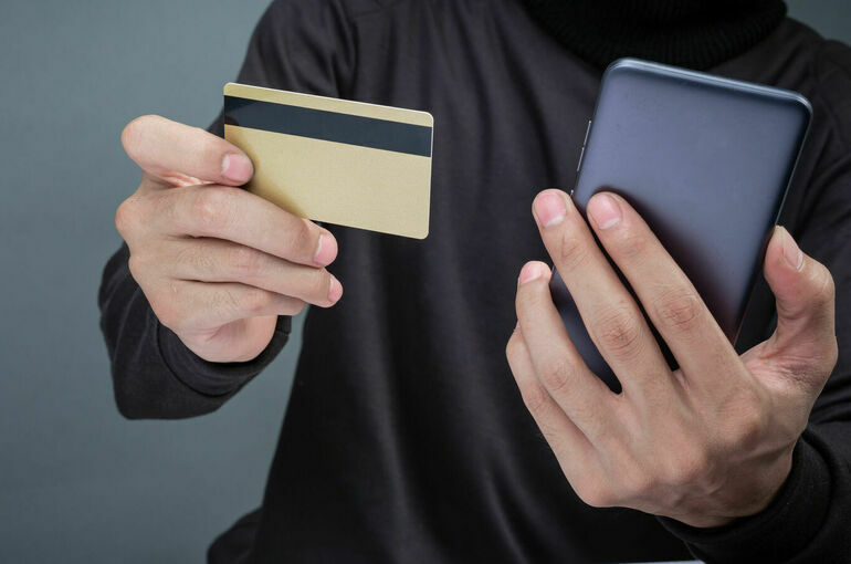 Мобильные операторы смогут блокировать вывод средств с баланса телефона на банковские карточки