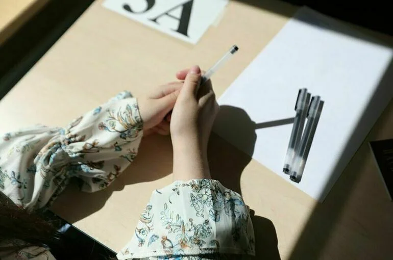 Меньше школ, меньше учителей, меньше учеников: итоги года в образовании