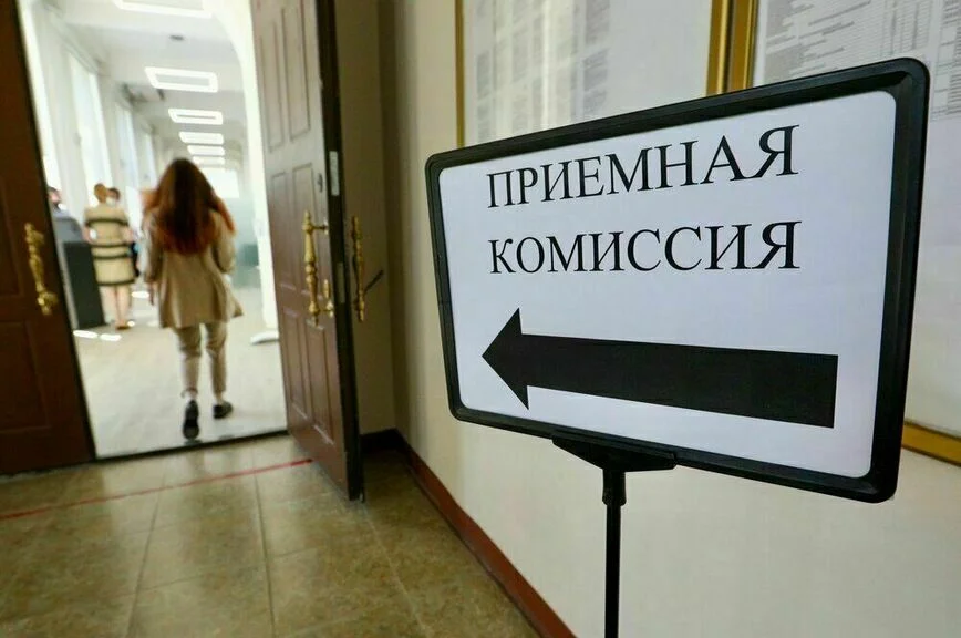 Меньше школ, меньше учителей, меньше учеников: итоги года в образовании