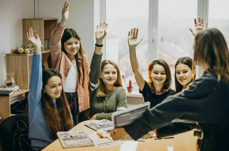 Меньше школ, меньше учителей, меньше учеников: итоги года в образовании