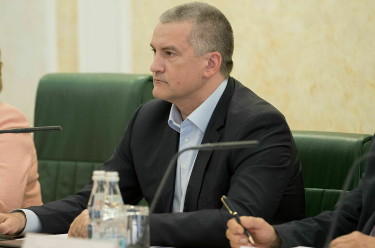 Глава Крыма заявил, что аэропорт Симферополя готов к открытию