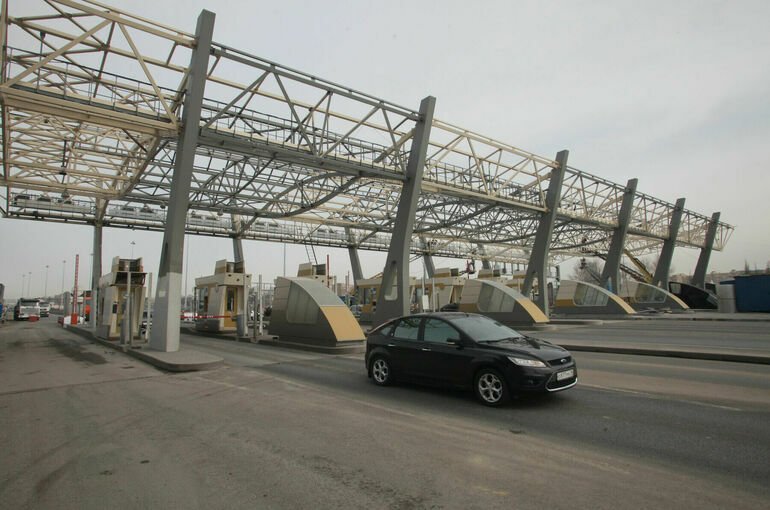 Многодетных предложили освободить от платы за проезд по платным дорогам