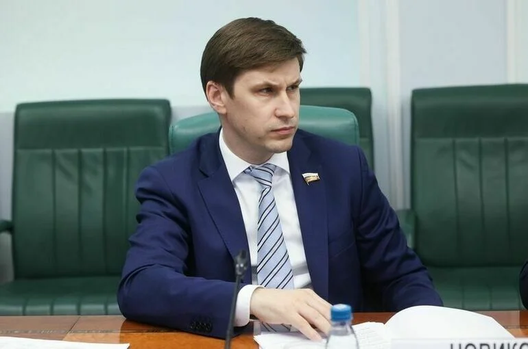 Сенатор Новиков рассказал, какую пользу приносит проект «Мобильный сенатор»
