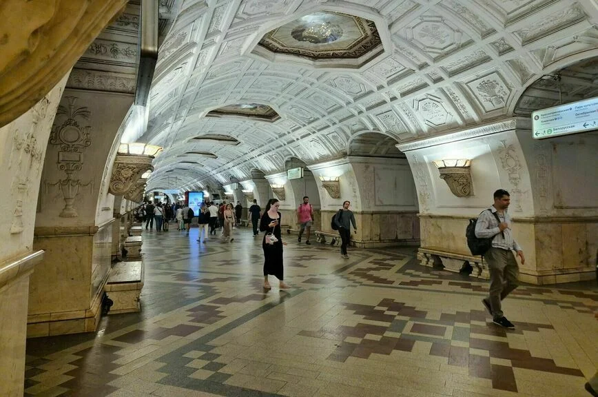 Без обморока и остановки сердца: куда жаловаться на жару в метро