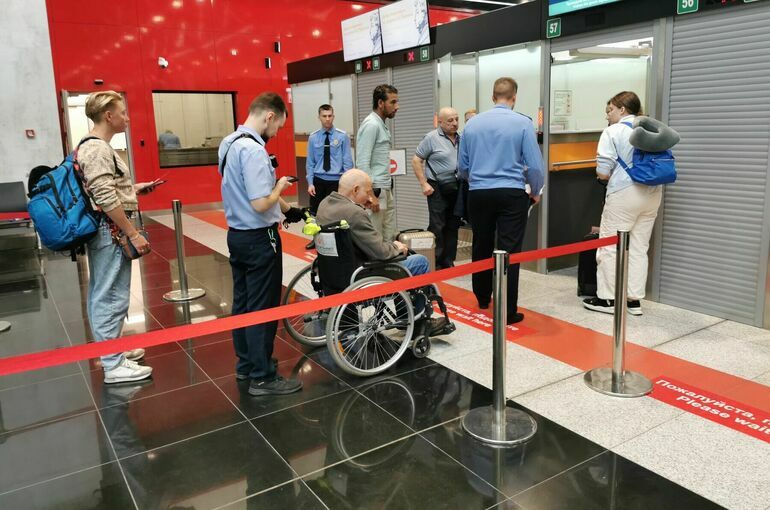 Украинцам, которых не допустили в РФ, закрывают въезд в страну на 50 лет