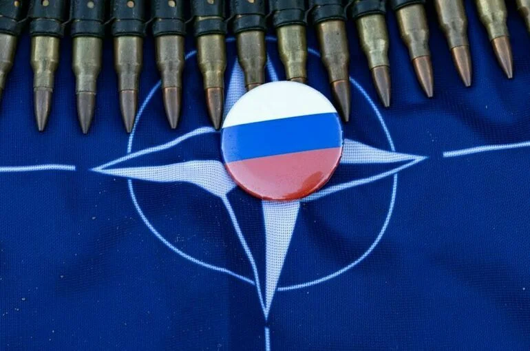 СВР: НАТО готовит Молдавию к вооруженному конфликту с Россией