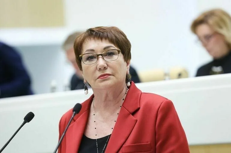 Сенатор Перминова: Главная мера поддержки многодетной семьи — маткапитал