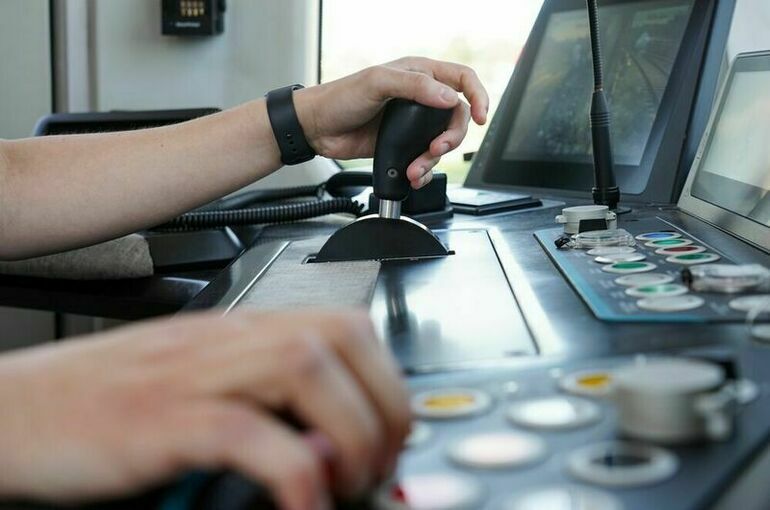 Мужчина погиб в Москве на станции метро «Тверская», упав под прибывающий поезд