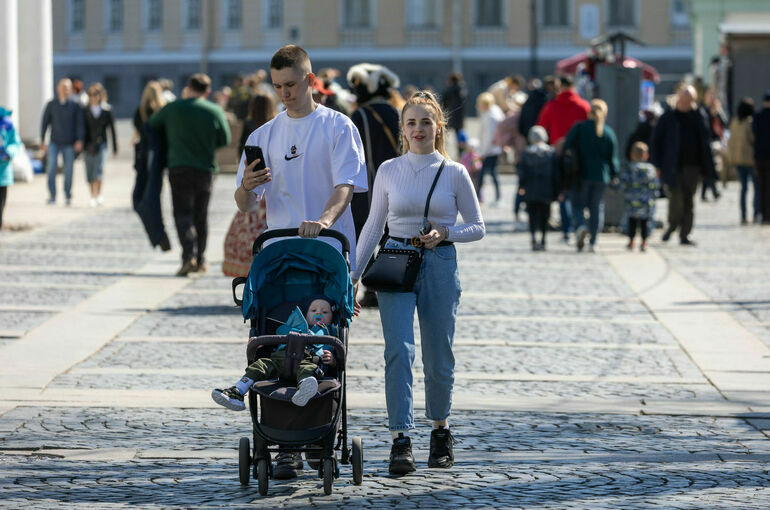 Госдума приняла закон о студенческих семьях