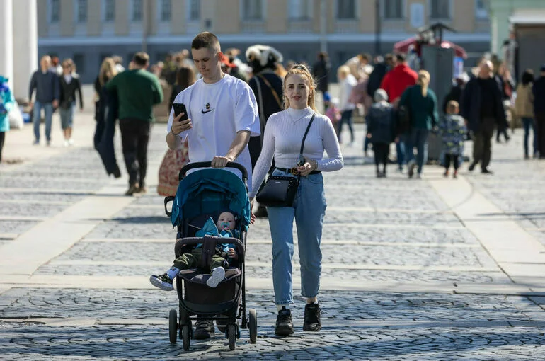 Госдума приняла закон о студенческих семьях
