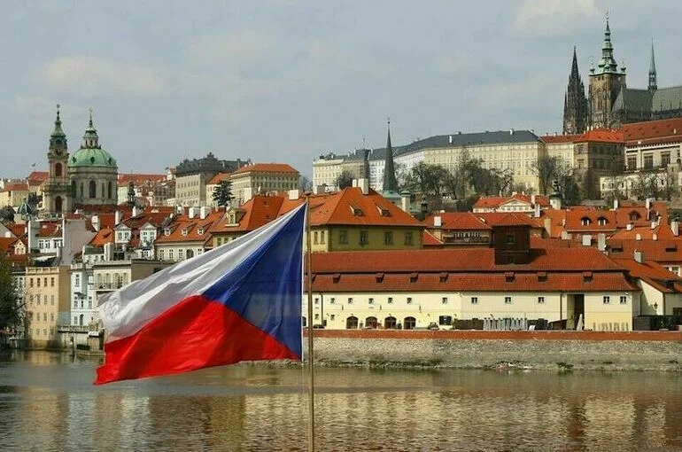 Чехия отказалась закупать американское оружие для Украины