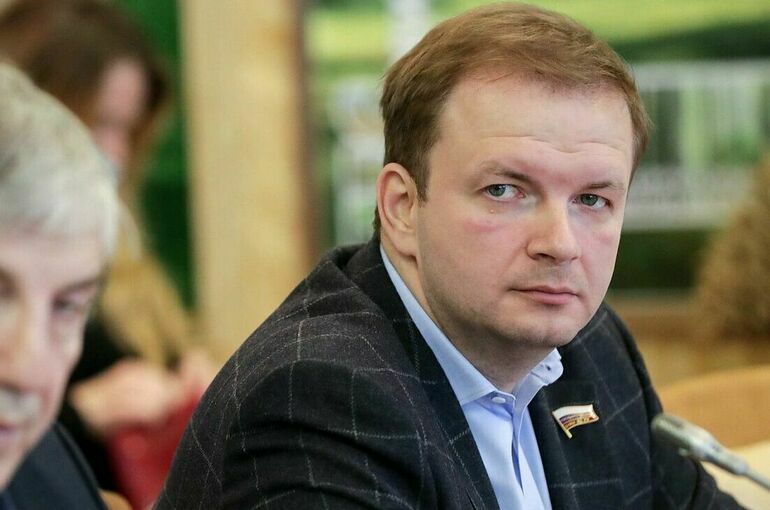 Депутат Говырин объяснил важность закона о гарантиях для совмещающих две работы россиян