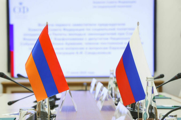 Песков: Россия заинтересована во взаимодействии с Арменией