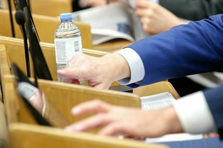 Госдума приняла поправки о штрафах за передачу SIM-карт