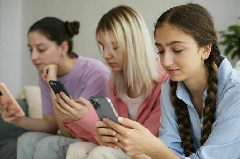 Приготовиться WhatsApp*: что могут заблокировать в России с 1 сентября