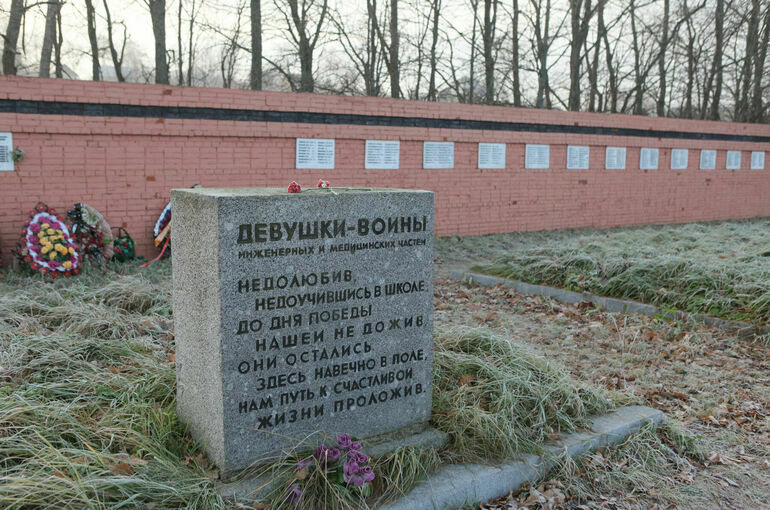 Путин подписал закон об уголовном наказании за осквернение воинских захоронений