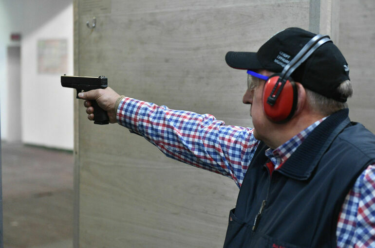 Срок получения документов на оружие в новых регионах предложили продлить