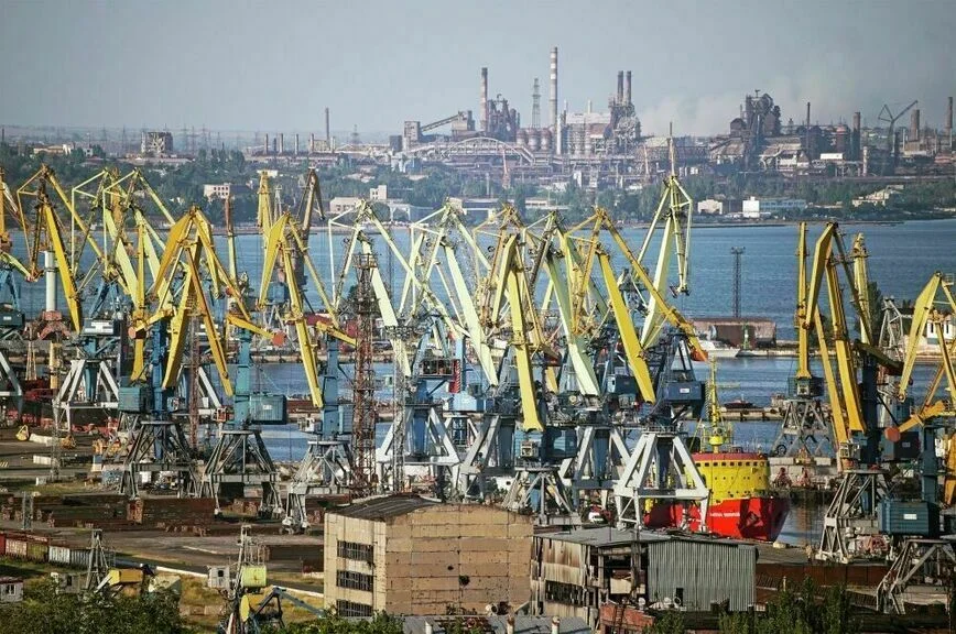 Морской порт в Мариуполе
