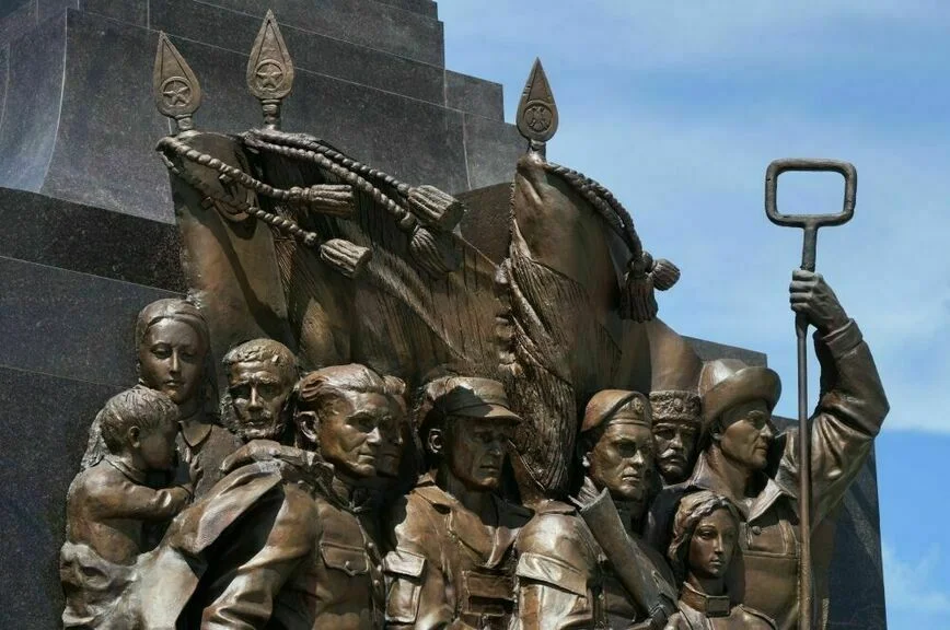 Фрагмент стелы 