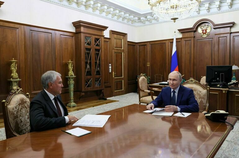 Путин принял Володина с докладом об итогах весенней сессии Госдумы