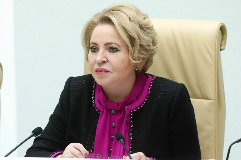  Каждый российский закон предложили принимать, учитывая интересы семей