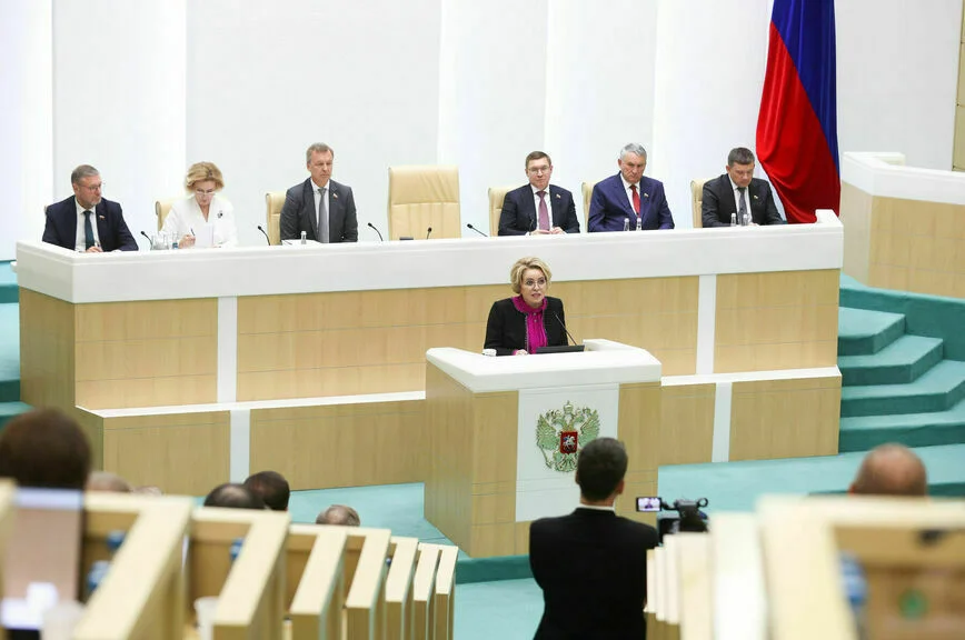  Каждый российский закон предложили принимать, учитывая интересы семей
