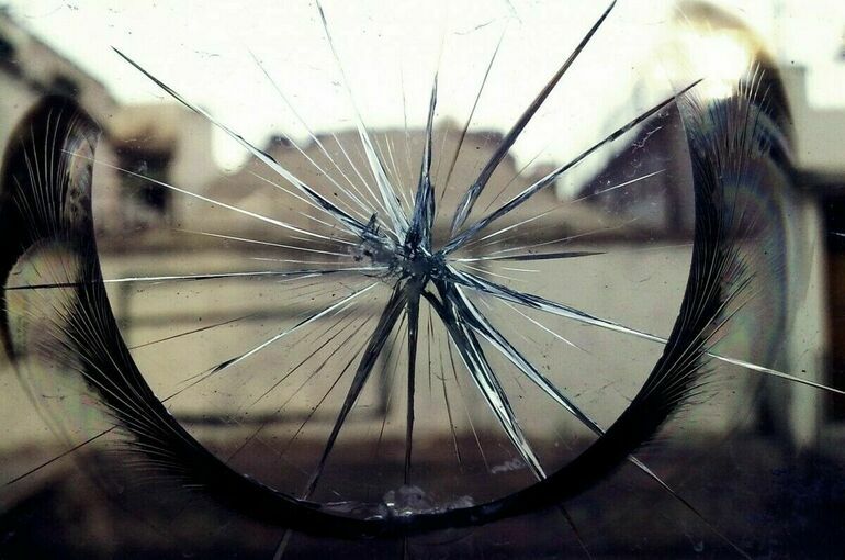 Четыре человека пострадали при ударах по заправке в Курской области