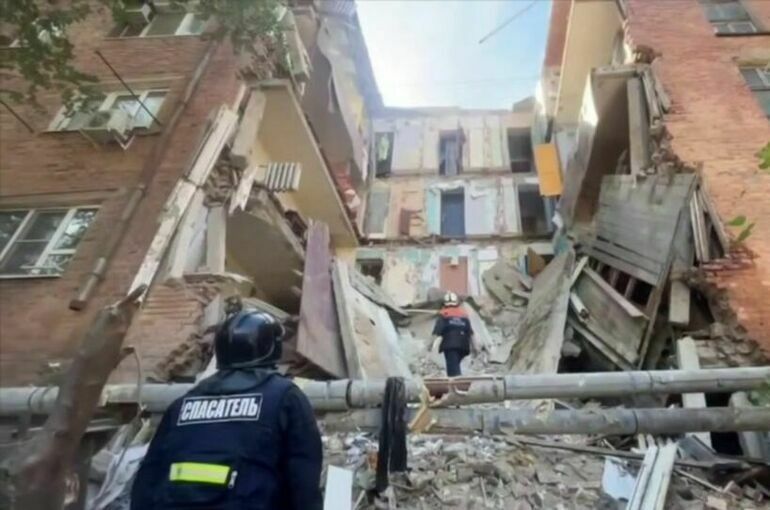 Власти опровергли информацию о пострадавших при обрушении дома в Астрахани