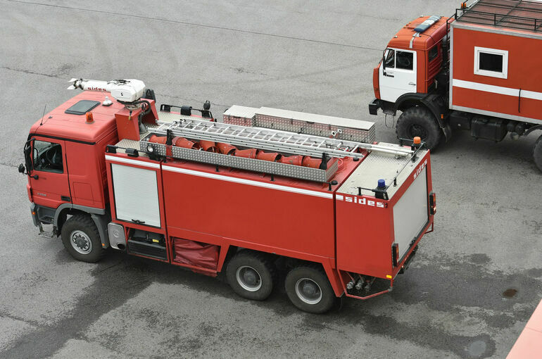 Пожар заблокировал почти 20 рабочих в строящейся высотке на севере Москвы