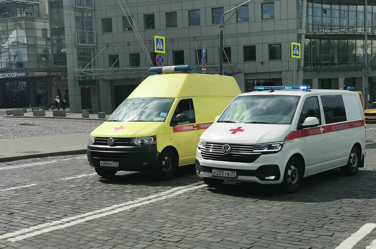 Офисное здание частично обрушилось в Екатеринбурге