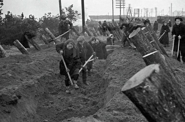 «Сражаться с врагом в любых условиях»: как защищали Москву