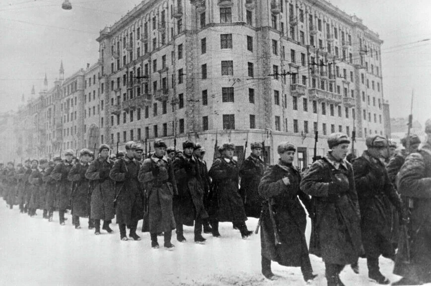 «Сражаться с врагом в любых условиях»: как защищали Москву