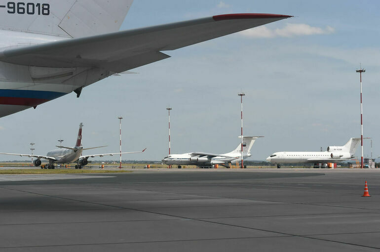 Авиакомпании «Ангара» запретили обслуживать свои самолеты