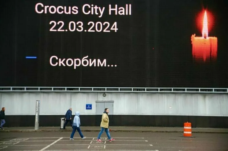 ТАСС: Наезд на семью с детьми после нападения на «Крокус» был частью теракта