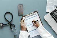 Онлайн-врачей предложили подвергать обязательной верификации